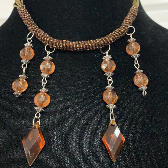 Acrylic dangling necklace with hunter green, orange & silver & matching earrings - Picture 4 of 10